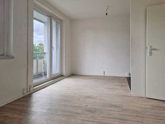 Helle Wohnung mit Balkon und offener Küche – bald bezugsfertig!