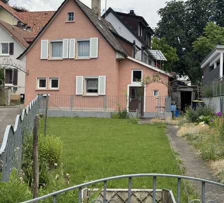 *Charmantes Handwerker-Häuschen mit hübschem Garten sucht neue Besitzer*