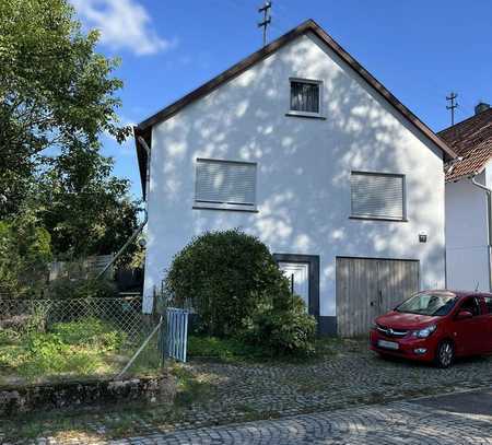 Platz für die Ganze Familie! Freistehendes Einfamilienhaus mit Garten zum Verkauf!