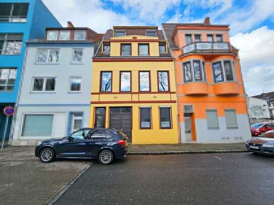 Saniertes Mehrfamilienhaus mit Werkstattgebäude in der Neustadt