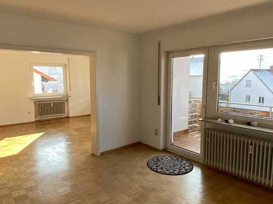 Freundliche 4-Zimmer-Wohnung mit EBK und Balkon in Blaustein