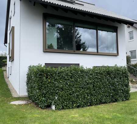 Moderne 2,5-Zimmer-Wohnung mit Terrasse, Stellplatz und EBK in Nürtingen-Reudern