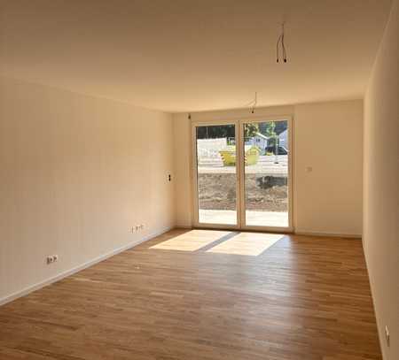 Neubau Wohnung mit 3 Zimmern, Terrasse und Gartenanteil in Geislingen