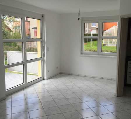 2-Raum-Wohnung mit EBK, Balkon und Tiefgaragenplatz in Königsbach-Stein