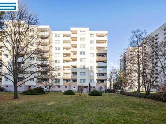 Zur Selbstnutzung: Sonnige und praktisch geschnittene Zweizimmerwohnung; schön gelegen in Buckow