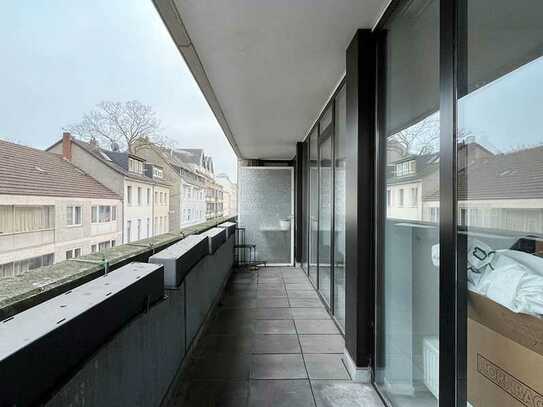Krefeld-Innenstadt: Großzügige 2 Zimmerwohnung mit 2 Balkonen
