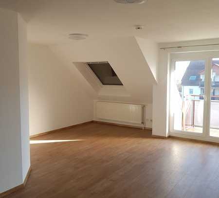 Exklusive 2-Raum-DG-Wohnung mit Einbauküche in Schönefeld