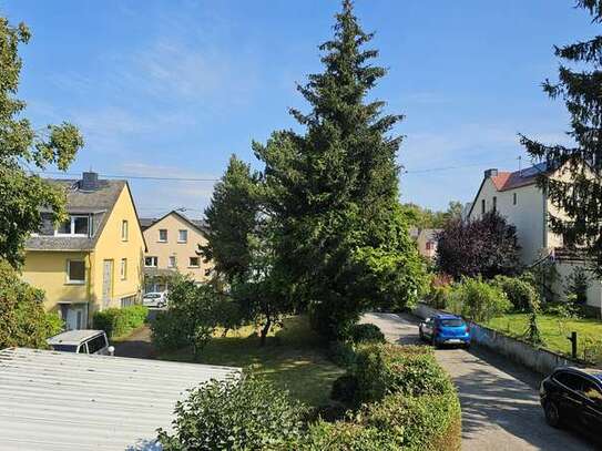 Schöne 2-Zimmer-Dachgeschosswohnung mit gehobener Innenausstattung mit Balkon in Koblenz