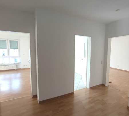 700 € - 61 m² - 2.0 Zi. Küche, Bad , Keller ,Balkon.