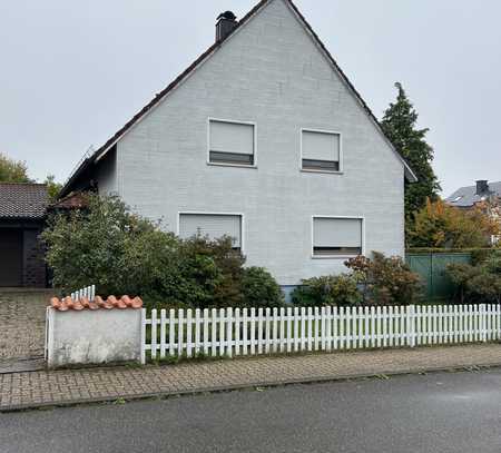 Geräumiges, günstiges 8-Raum-Mehrfamilienhaus in Donsieders