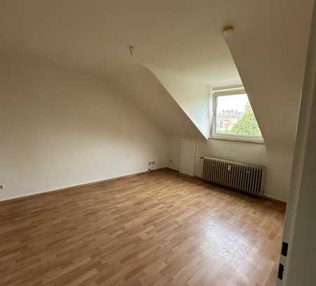 Geschmackvolle 1-Zimmer-Dachgeschosswohnung in Frankfurt am Main