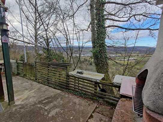 Freizeitgrundstück mit Häusle und großer Terrasse mit schöner Aussicht