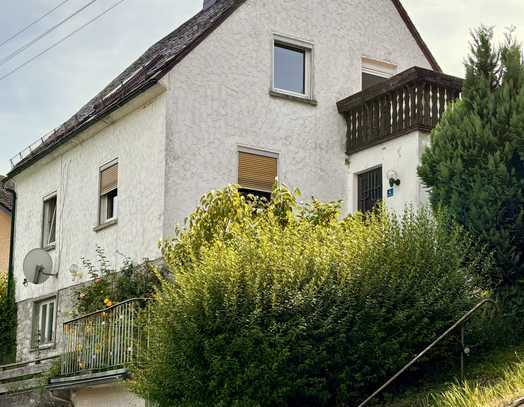 Gepflegtes 5-Zimmer Einfamilien-, Wochenendhaus in Wallenfels