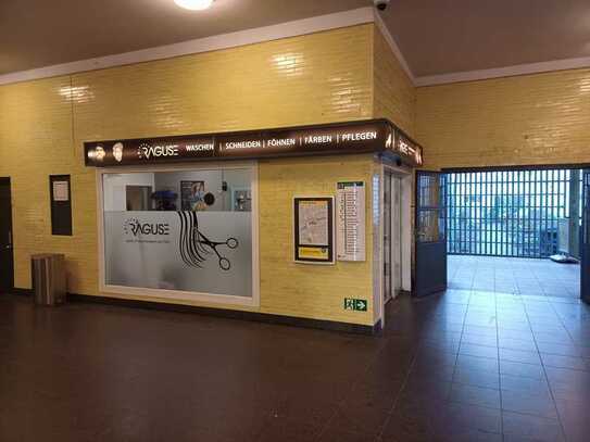 Gewerbeobjekt (Friseur/ Dienstleistungen/ Einzelhandel) im U-Bahnhof Onkel Toms Hütte zu vermieten!