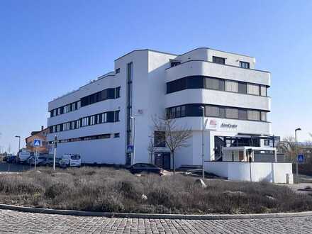Büro / Praxis in kernsaniertem Geschäftshaus