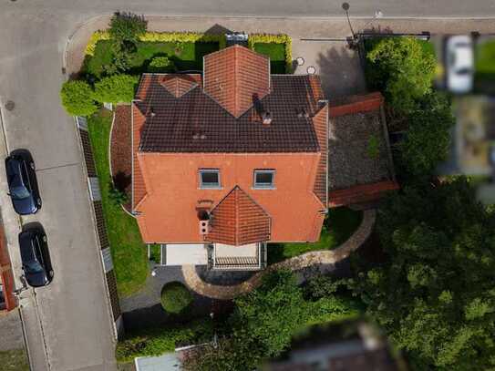 Top modernisiertes EFH zzgl. großer 4 -Zimmer- Einliegerwohnung in Merzhausen