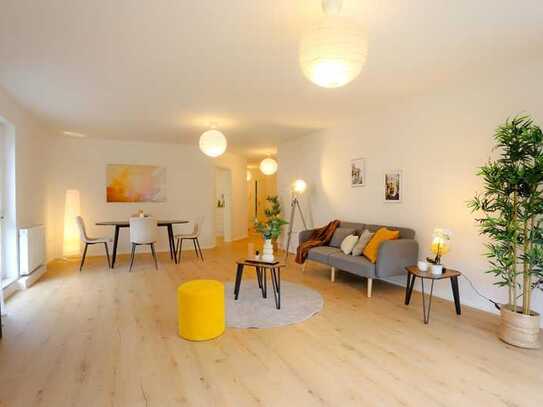 Sofort einziehen! Modernisierte und helle 2,5 Zimmer Wohnung in top Lage in Nittendorf!