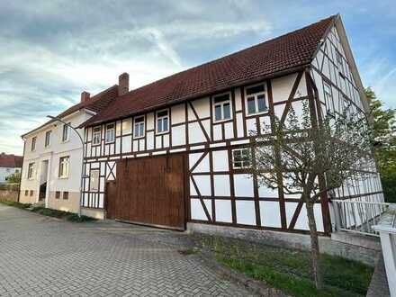 Bauernhaus mit großem Grundstück