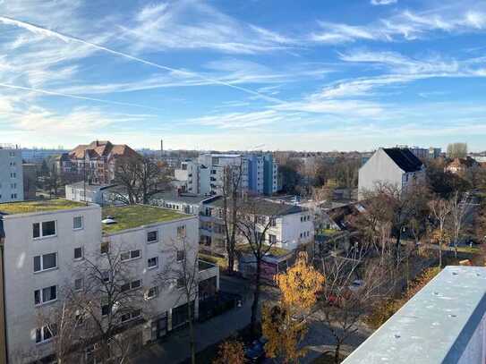 DG-Wohnung mit Dachterrasse u.Dachgarten (frisch renoviert)