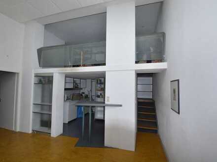 Dagoberthof: Loftartige, sehr helle 2 ZKB