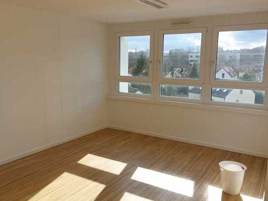 Für Studenten: Großzügiges Apartment mit Balkon