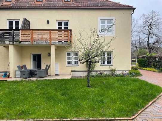 Traumhafte Maisonette Wohnung mit Garten direkt am Kanal