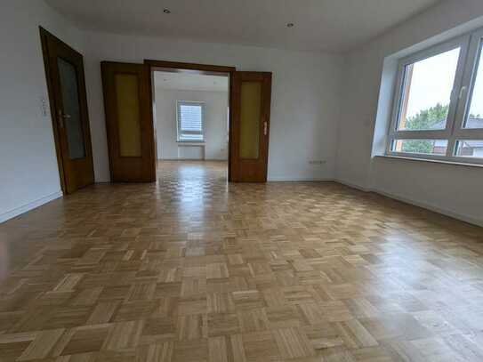 attraktive Etagenwohnung mit Balkon in Karlstein, Erstbezug nach Sanierung/Modernisierung