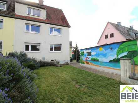 ***reserviert*** Doppelhaushälfte mit zwei Garagen und schönem Garten in der Ansbacher Gartenstadt