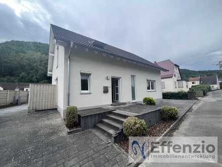 Modernes Einfamilienhaus mit offener Gestaltung und hochwertigen Ausstattungsmerkmalen in Kindsbach