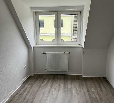 frisch renovierte 2 Zimmer Wohnung