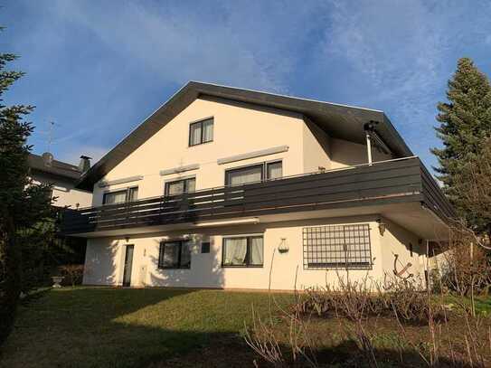 73207 Plochingen: Maisonette-Wohnung mit 6,5 Zimmern / Balkon / Aussichts-Halbhöhenlage / Garage