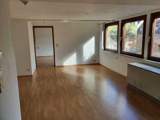 Helle, sonnige 2 Zimmer Wohnung in Stuttgart-Hedelfingen ideal für Single/Paar mit kleiner Terrasse