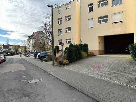 Garagenstellplatz zu vermieten | Holzhäuser Straße in Bad Homburg | Nähe U-Bahn-Haltestelle