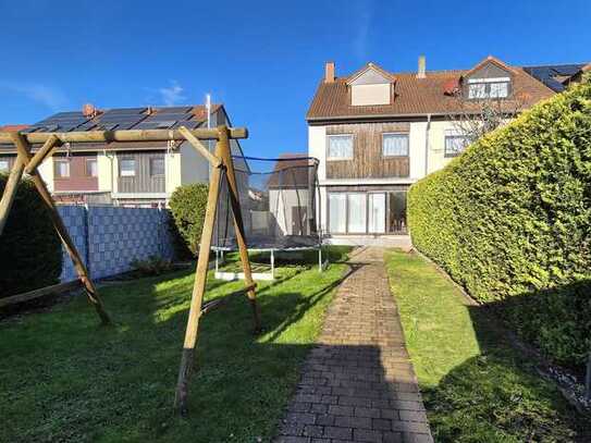 Modernes Reihenendhaus mit Garage in ruhiger Lage