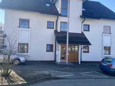 sehr schöne Wohnung mit Loggia und Carport im 1.OG + Schwedenofen
