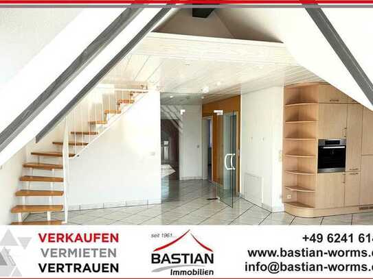 Maisonette meets Dachgeschoss: 4 ½ Zimmer - 120 m² Wfl. - Balk. - off. Grundriss - TG! Leiselheim!