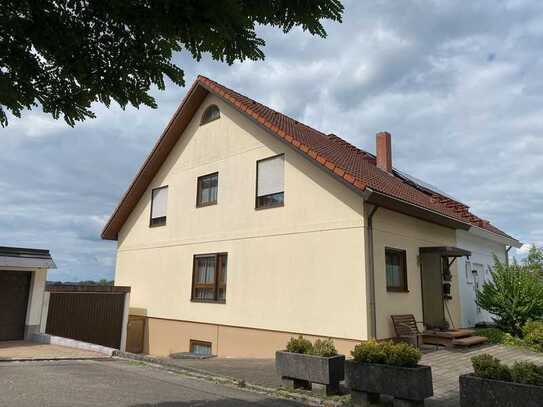 PROVISIONSFREI! BEZUGFREIES EINFAMILIENHAUS MIT AUSBAUPOTENTIAL UND BESTEN AUSSICHTEN…