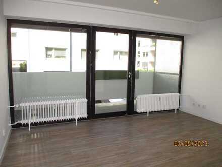 Schöne Single-Wohnung mit großem Balkon