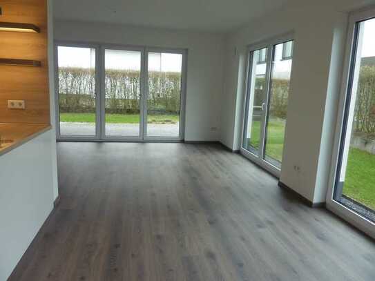 Helle, barrierefreie 3-Zimmer-Erdgeschosswohnung mit 2 Terrassen und eigenem Garten