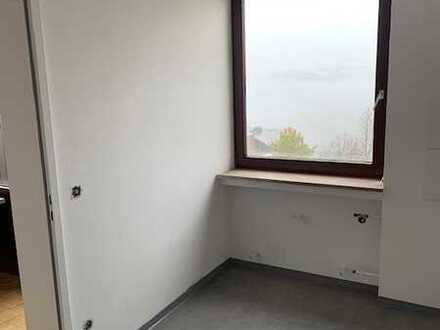 Schöne, neu sanierte 3 Zimmer Wohnung mit 2 Balkonen