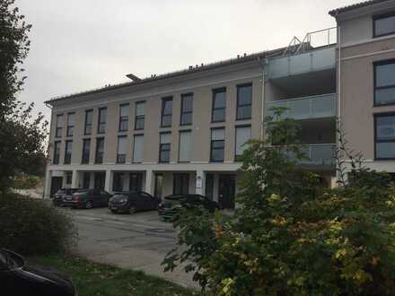 Helle 3-Zimmer-Wohnung mit Dachterrasse und Einbauküche in Haag
