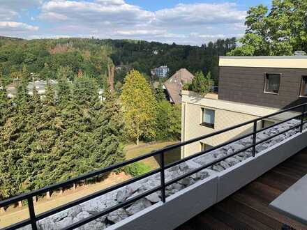 Bieterverfahren: PENTHOUSE-WOHNUNG MIT GEHOBENER AUSSTATTUNG UND ZWEI BALKONEN