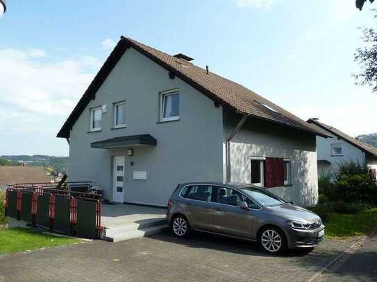 schöne, modernisierte Dachgeschosswohnung mit Balkon in ruhiger Lage im Wohngebiet "Alte Dreisbach"