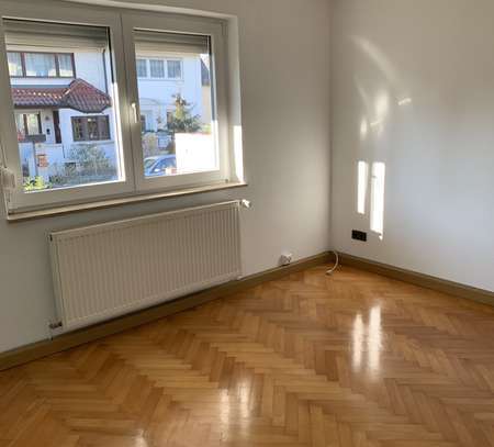 Schöne 3-Raum-Wohnung mit Balkon und Einbauküche in Reichenbach