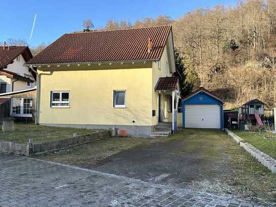 Einfamilienhaus m.Garten + Garage