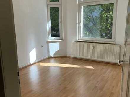 sehr schöne 2 Zimmer-Wohnung mit Balkon