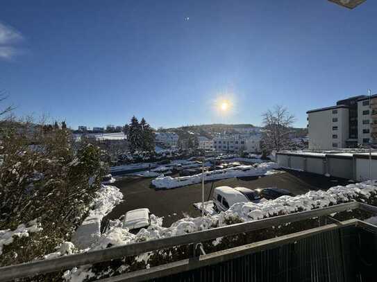 Wohnen mit Weitblick: Charmante 3-Zimmer-Wohnung mit Balkon in Neuenrade