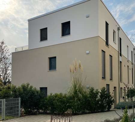 Stilvolle, neuwertige 3-Zimmer-Penthouse-Wohnung mit Terrasse in Weinheim