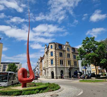 Büroflächen mit historischem Rahmen