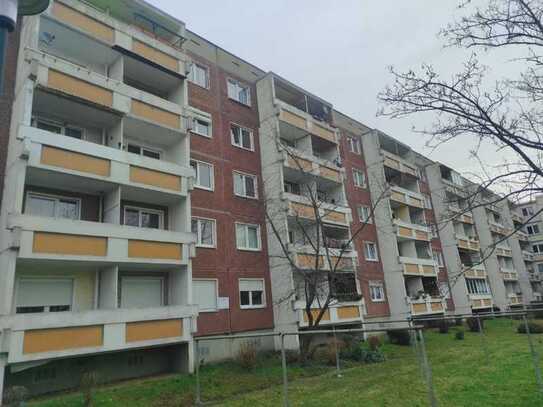 Günstige 4-Raum-Wohnung mit Balkon